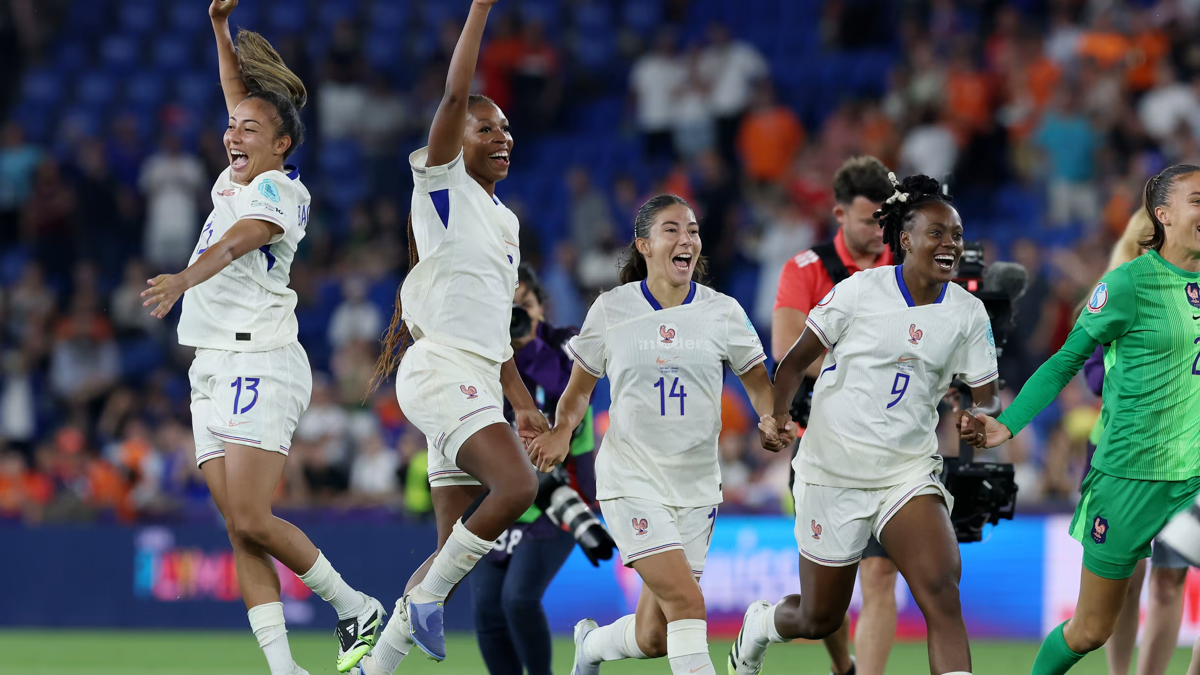 IM体育世界杯2026-意大利女足取得胜利，晋级六强赛