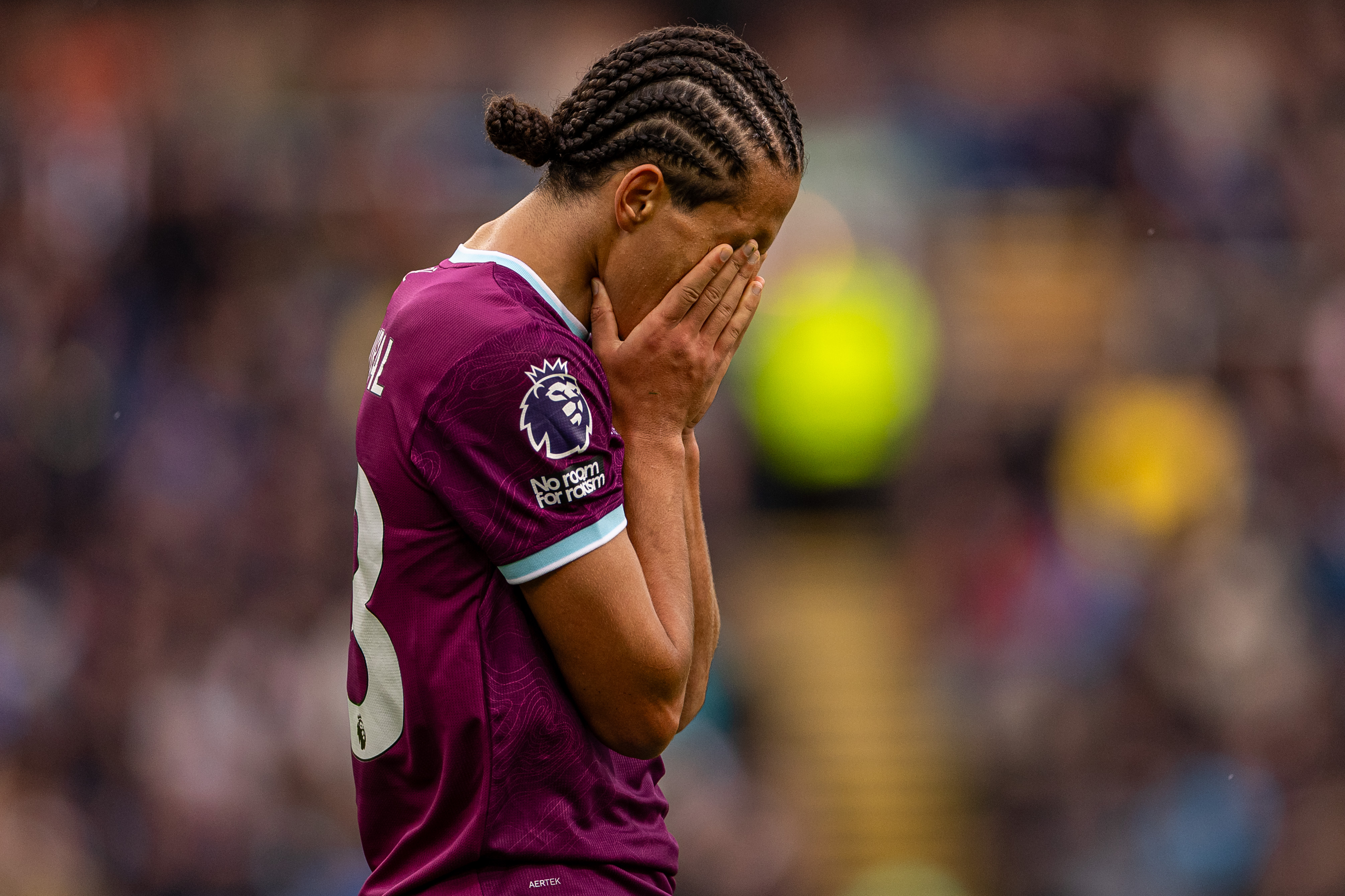 IM体育数据分析平台-利物浦球员遭遇伤病困扰，缺席下一场比赛