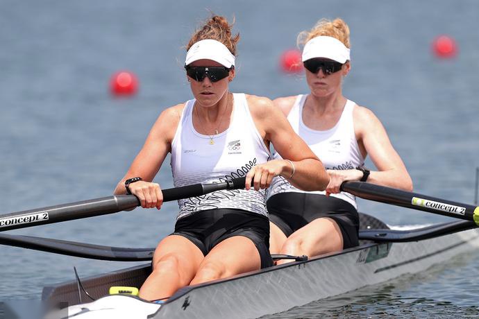 赛艇比赛惊险刺激！新西兰队夺得冠军！