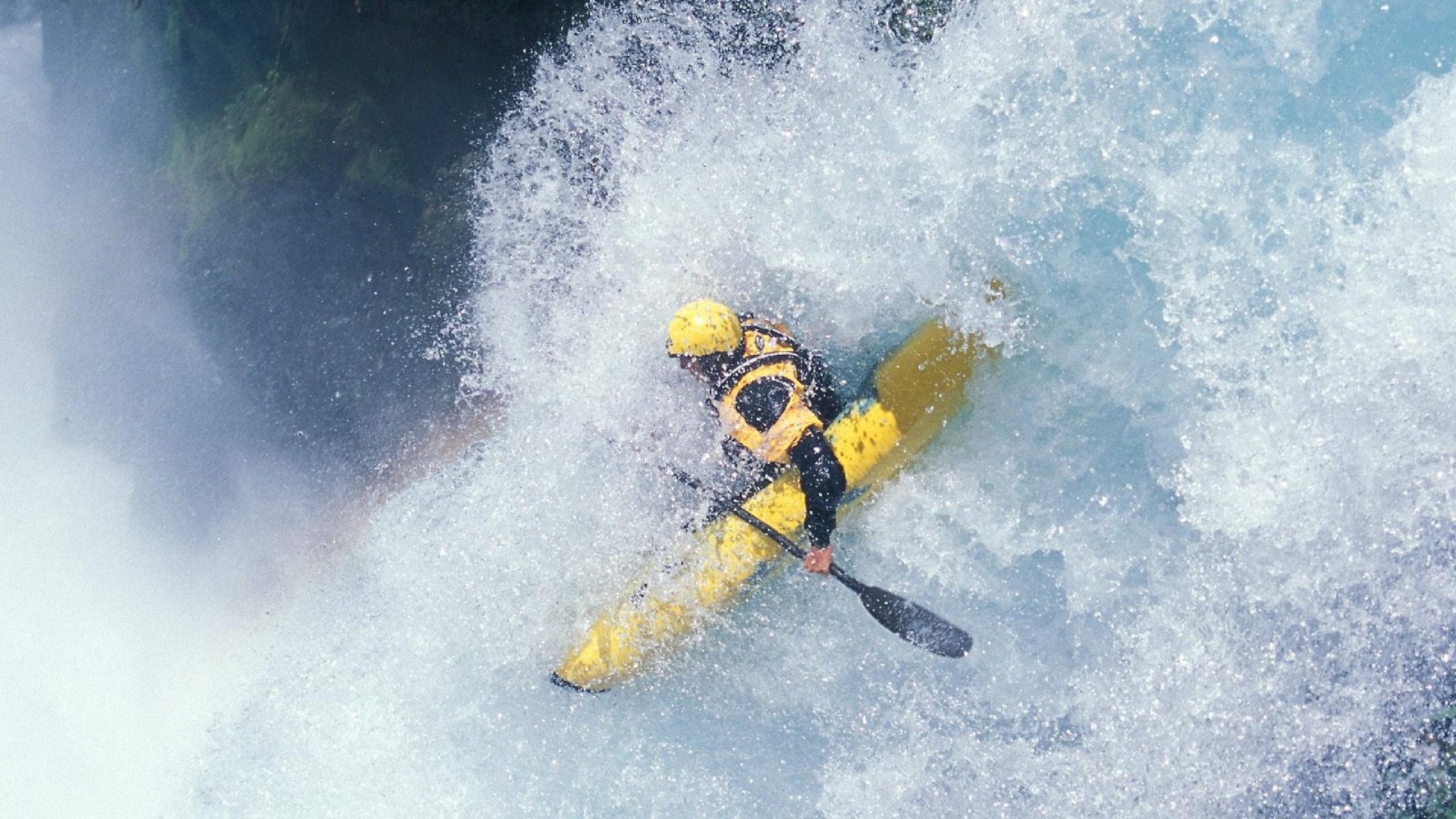 莱奥爆发！几内亚关键战突围比利亚雷亚尔，红黑军团绝境逢生